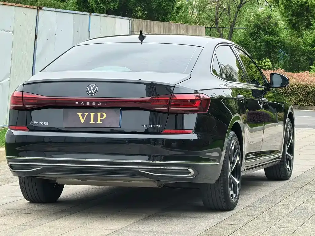 Volkswagen Passat — фото 6