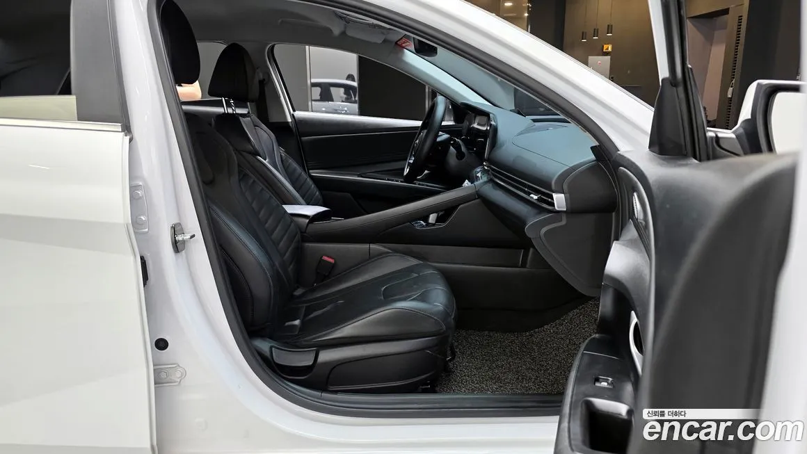 Hyundai AVANTE — фото 3