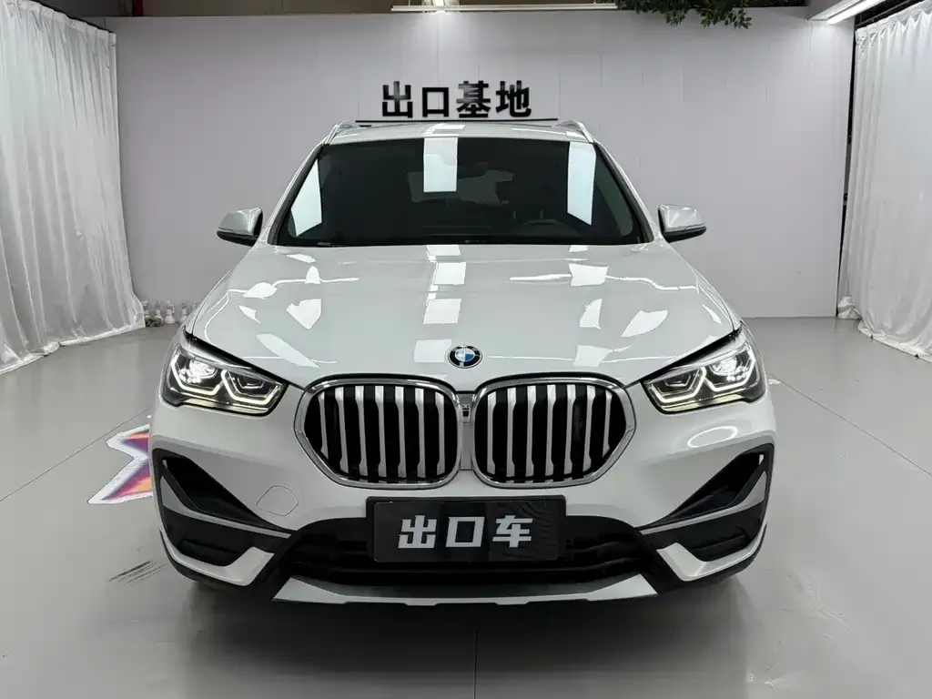BMW X1 — фото 8