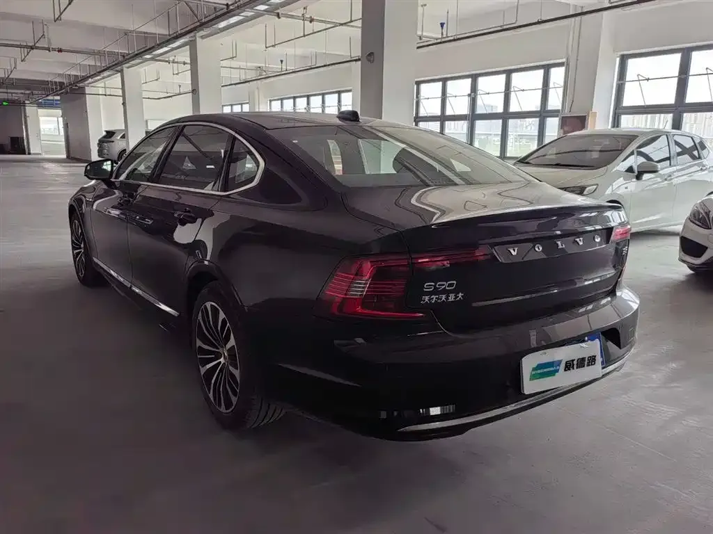 Volvo S90 — фото 6