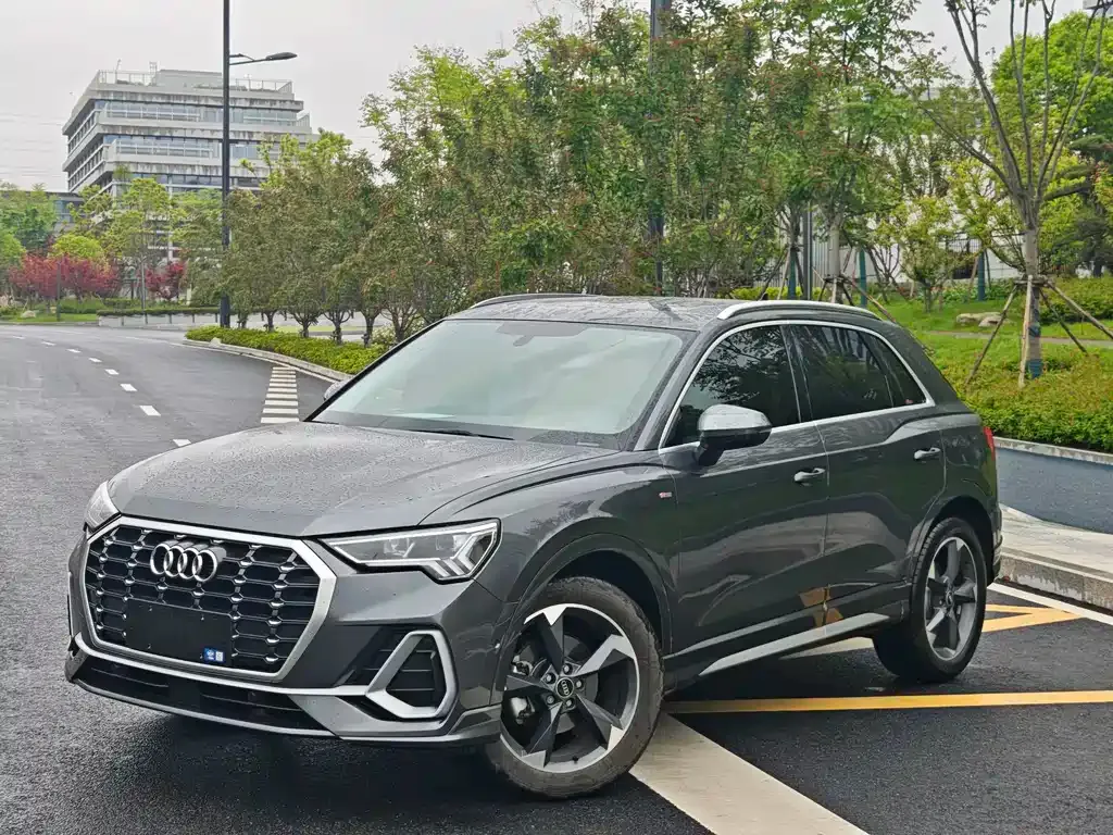 Audi Q3 2023 из CN, фото 1