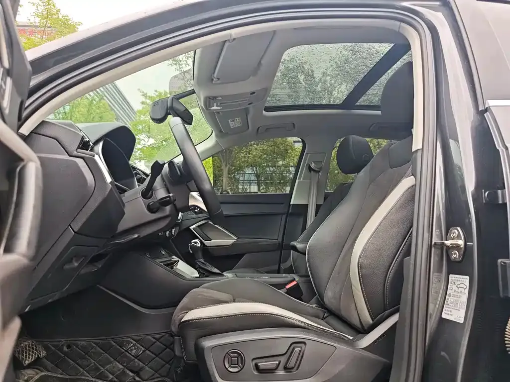Audi Q3 2023 из CN, фото 4