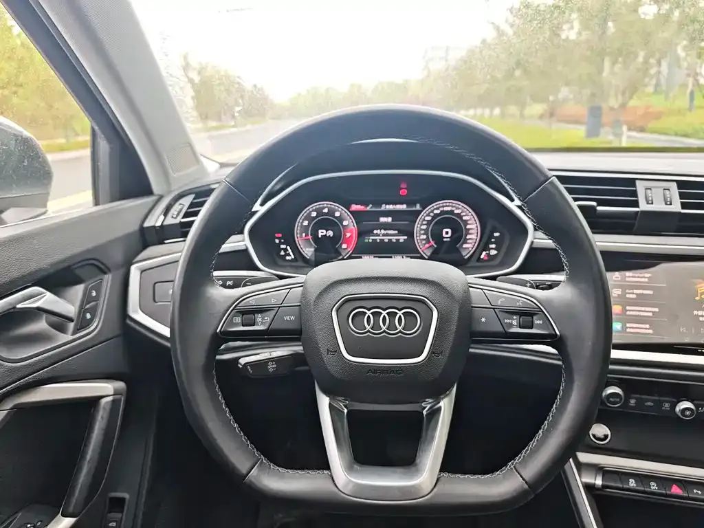 Audi Q3 2023 из CN, фото 5
