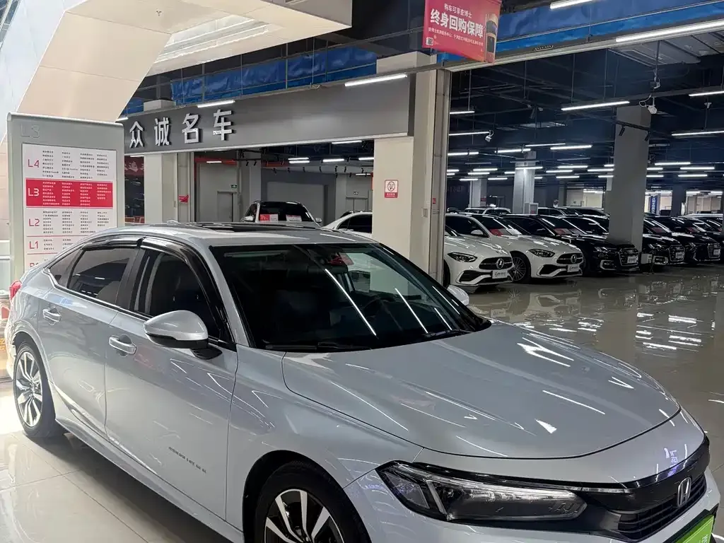 Honda Civic — фото 1
