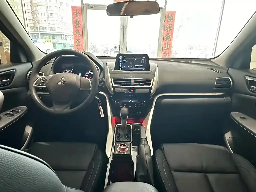 Mitsubishi Eclipse Cross — фото 6