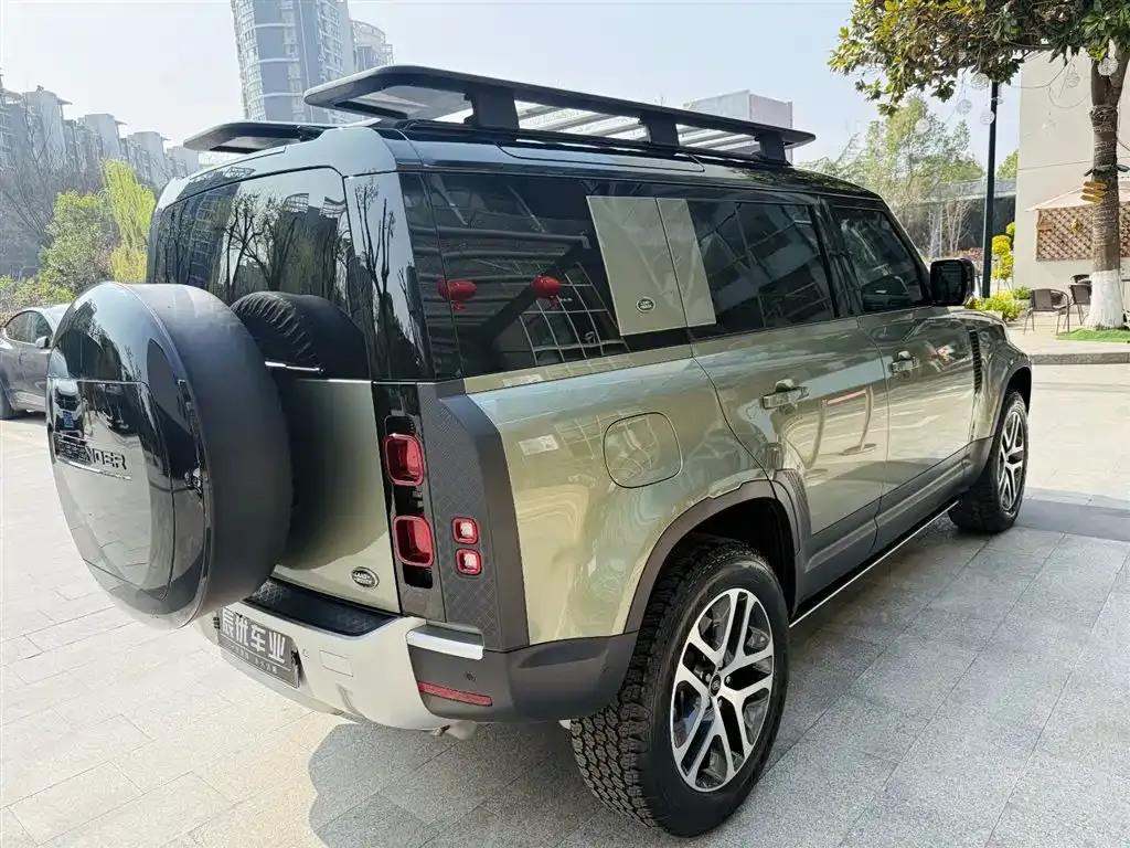 Land Rover Defender — фото 10