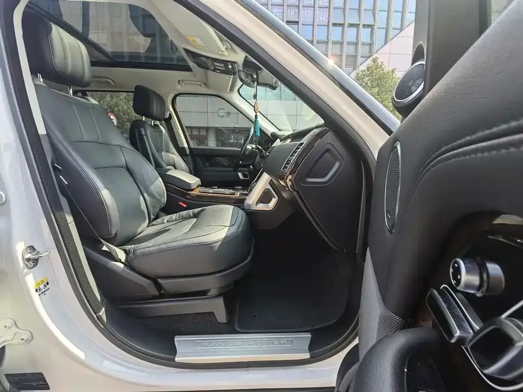 Land Rover Range Rover 2022 из CN, фото 2