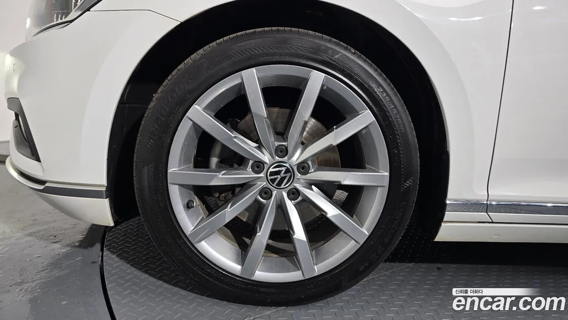Volkswagen Passat 2021 из KR, фото 10