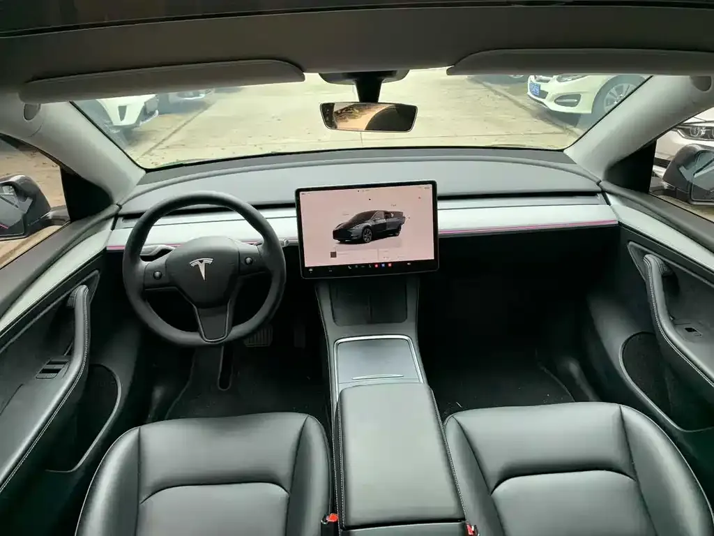Tesla Model Y — фото 2