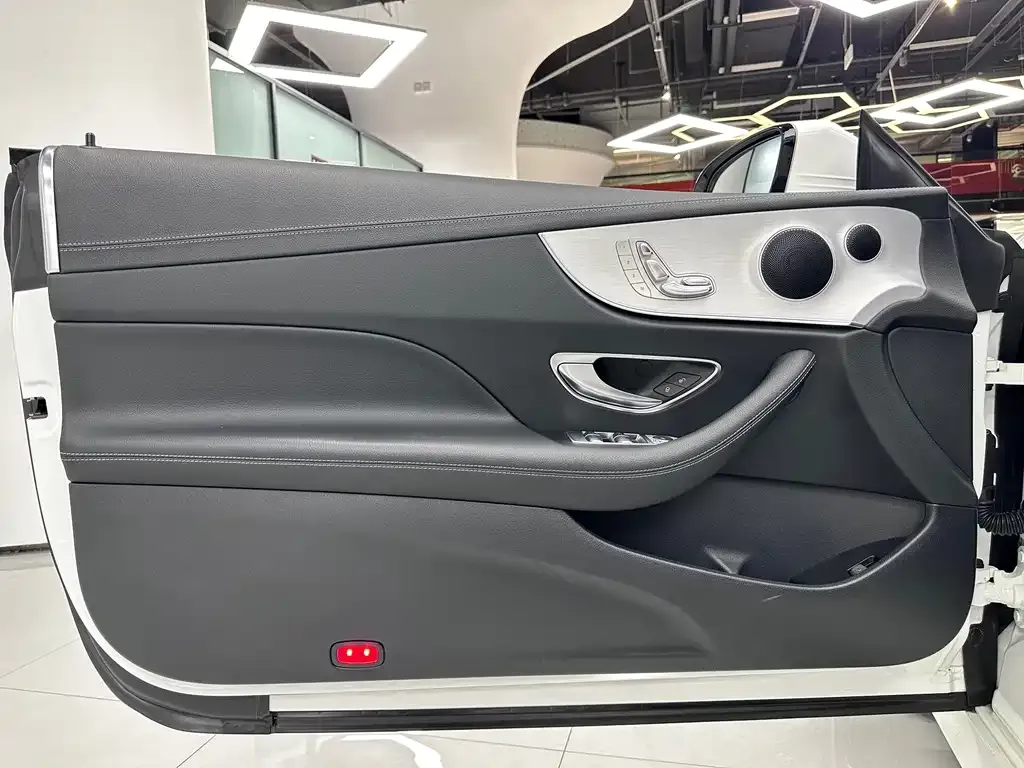 Mercedes-Benz E-Class (Import) — фото 4