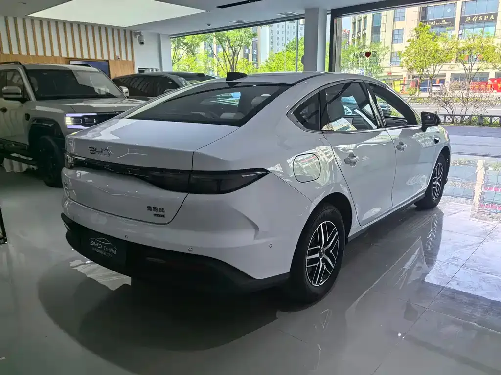 BYD Seal 05 DM-i — фото 7