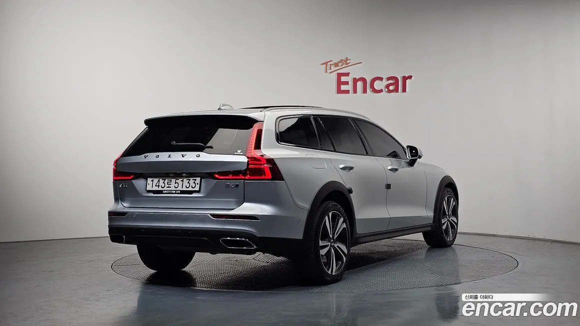 Volvo V60 2021 из KR, фото 3