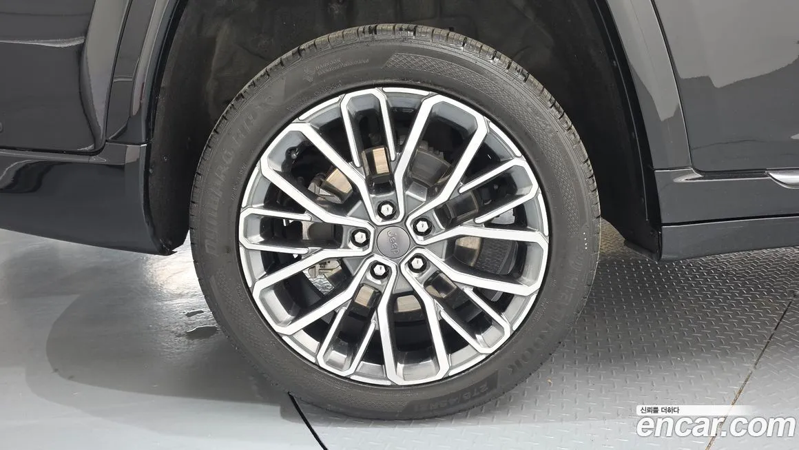Jeep Cherokee — фото 9