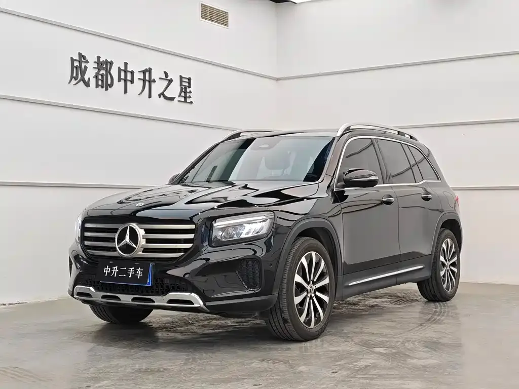 Mercedes-Benz GLB — фото 1