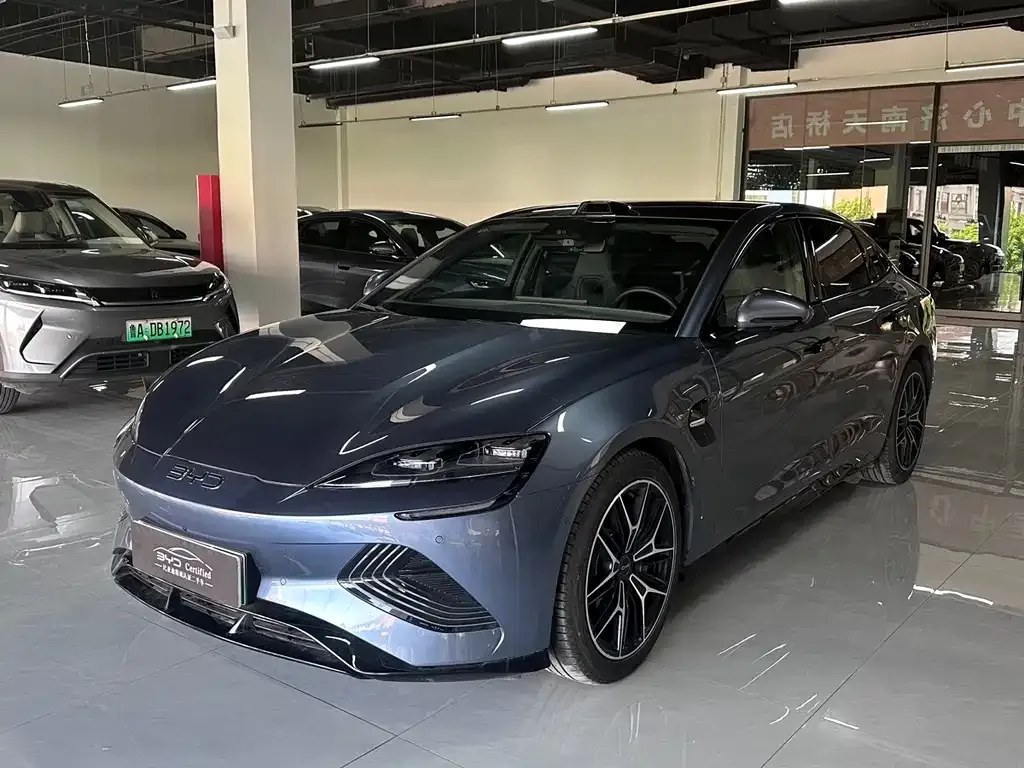 BYD Seal — фото 1