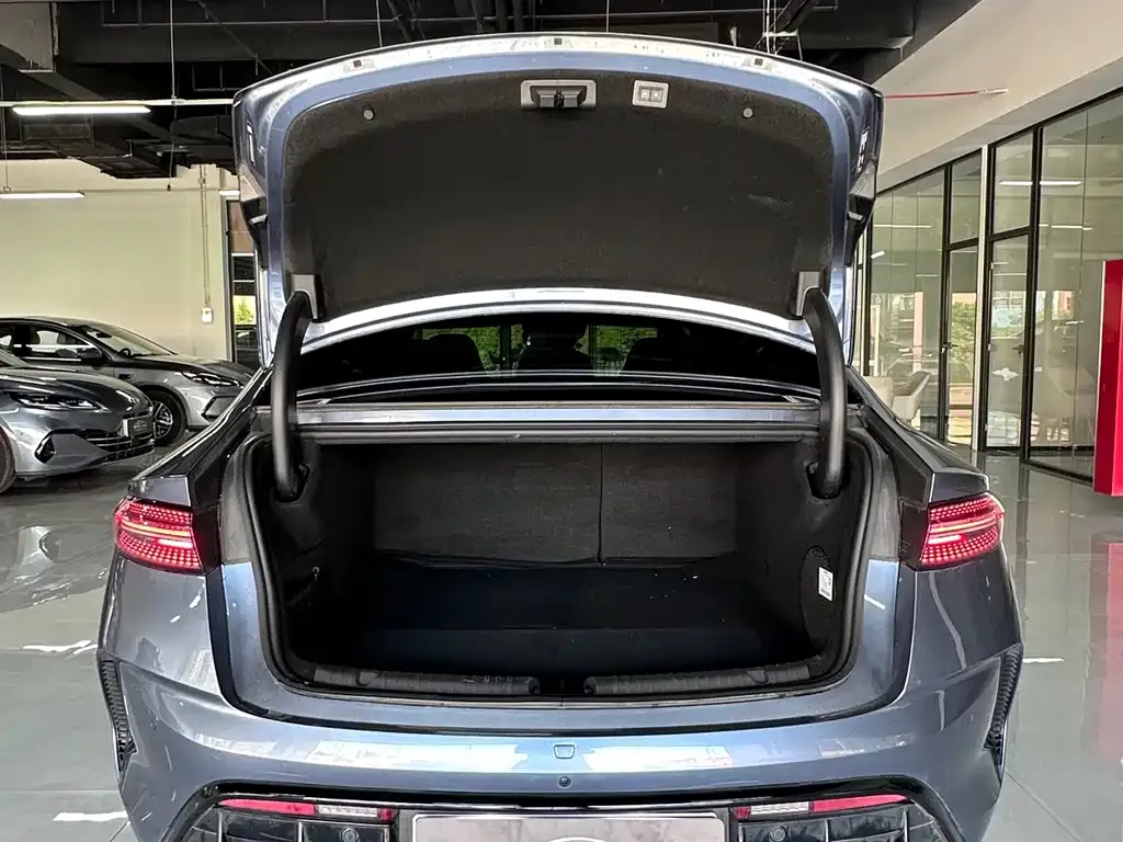 BYD Seal — фото 7