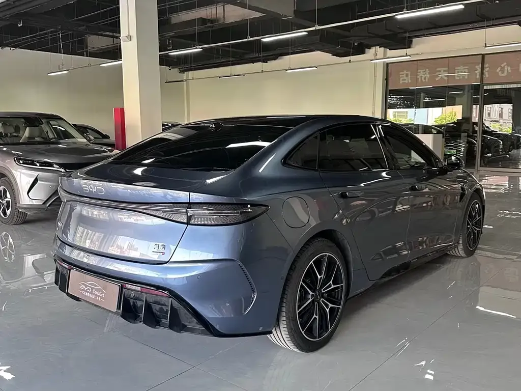 BYD Seal — фото 10