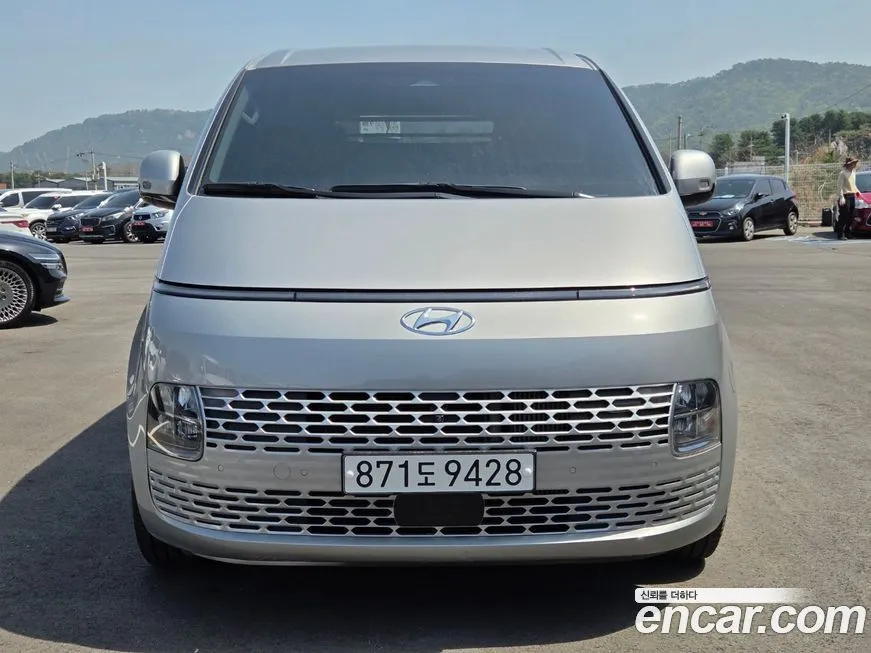 Hyundai Staria — фото 1