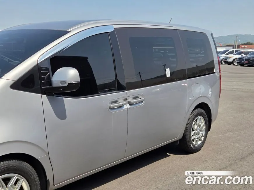 Hyundai Staria — фото 2