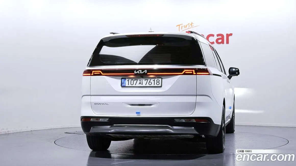Kia Carnival — фото 5