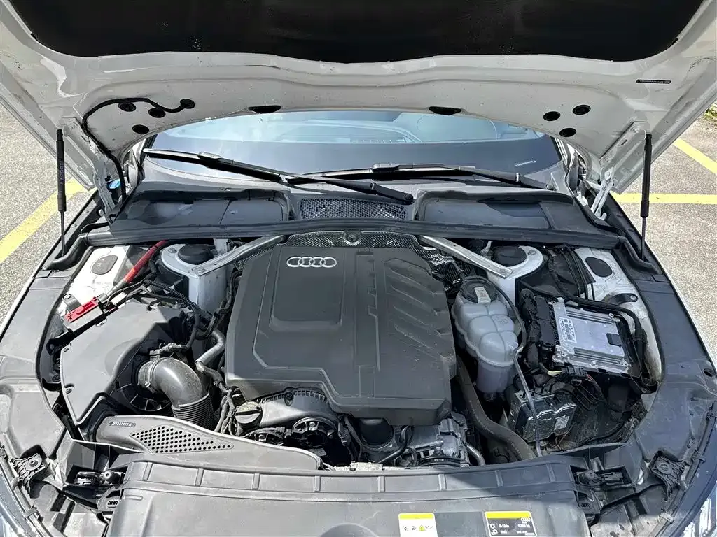 Audi A4L 2024 из CN, фото 10