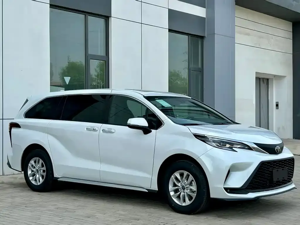 Toyota Granvia — фото 5