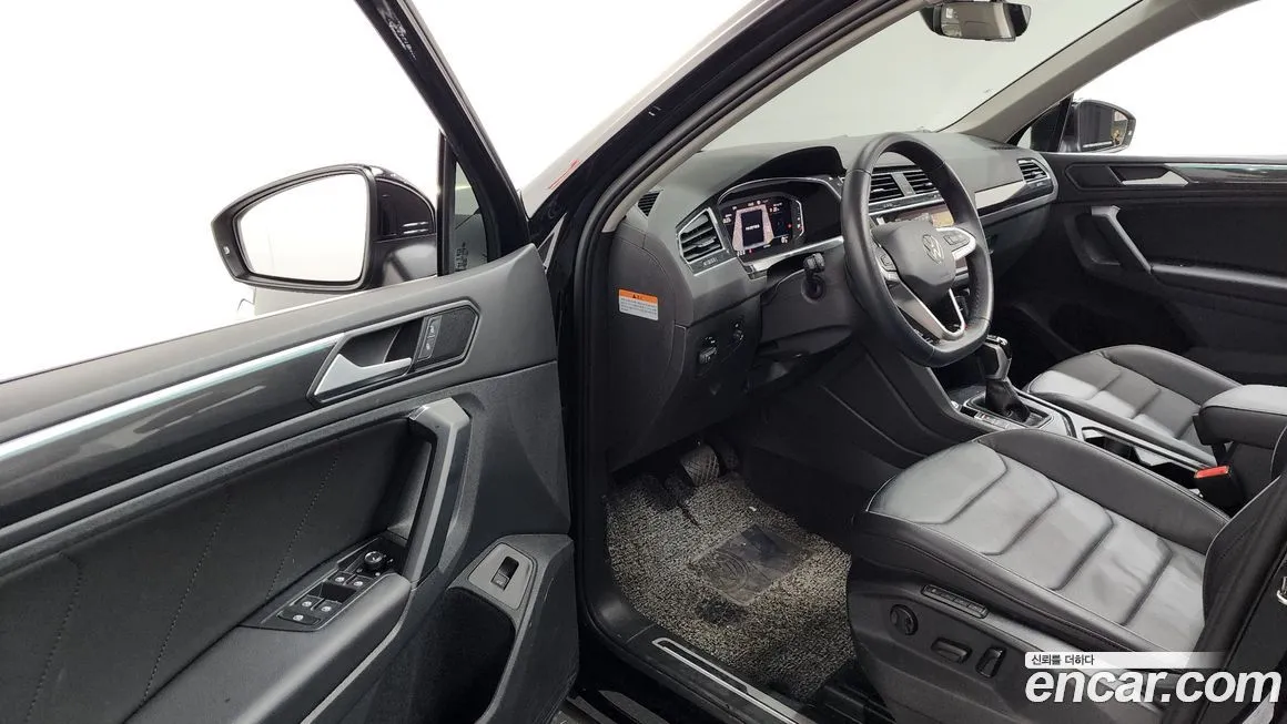 Volkswagen Tiguan — фото 8