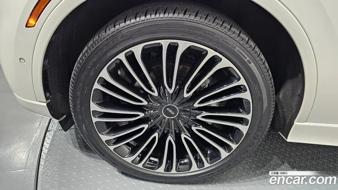 Lincoln Aviator 2023 из KR, фото 10