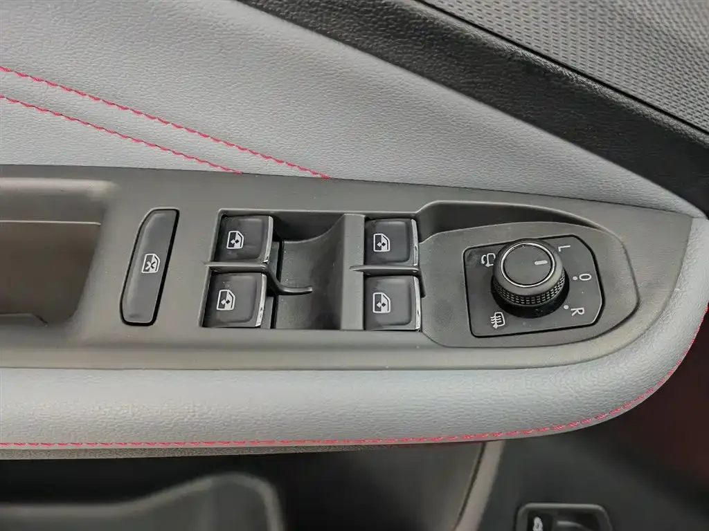 Volkswagen Lamando 2024 из CN, фото 6