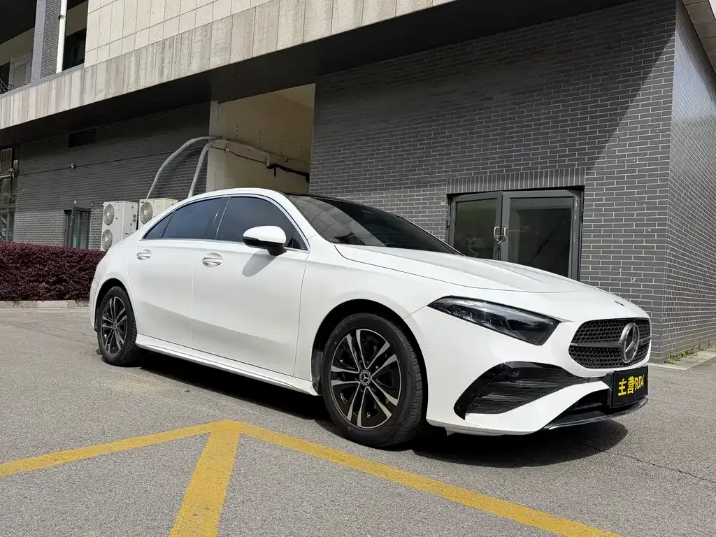 Mercedes-Benz A-Class — фото 10