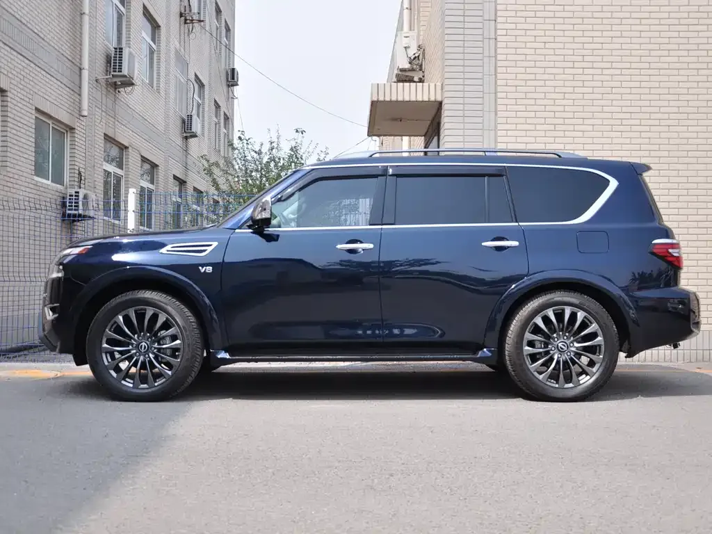 Nissan Patrol 2022 из CN, фото 2