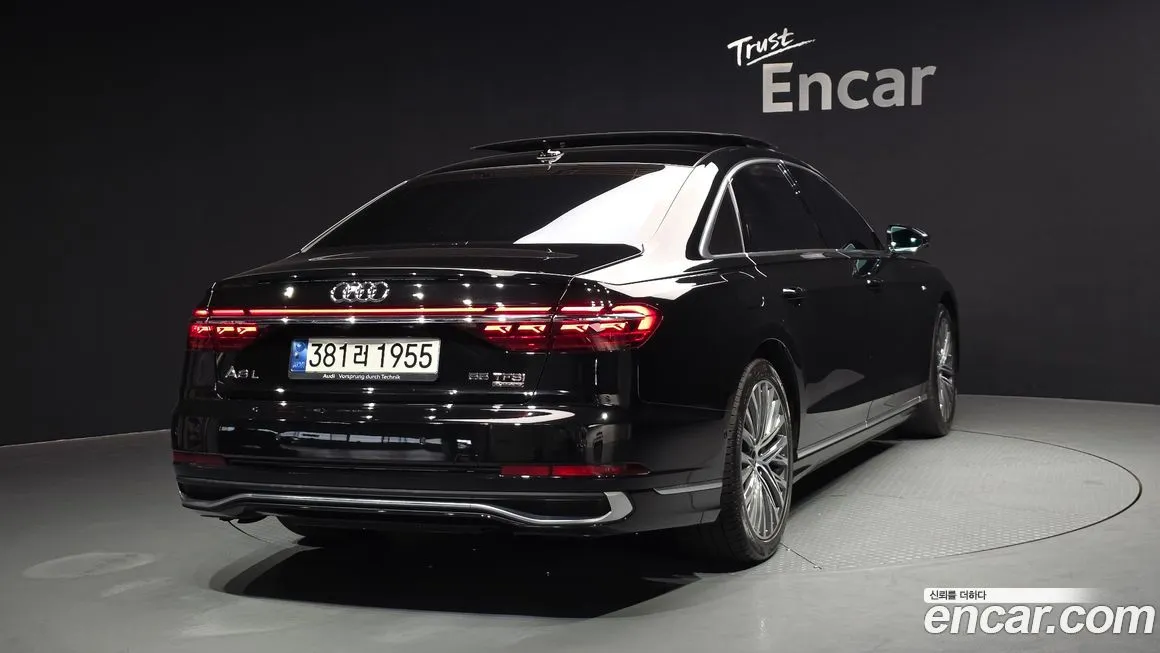 Audi A8 — фото 2