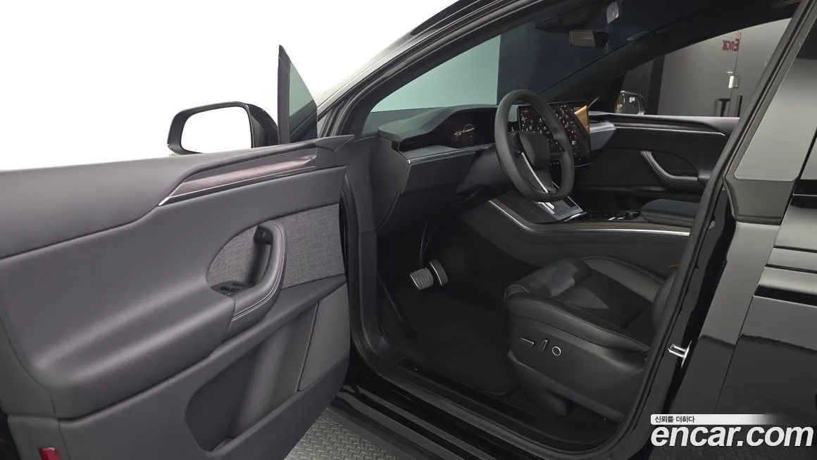 Tesla Model X 2024 из KR, фото 3