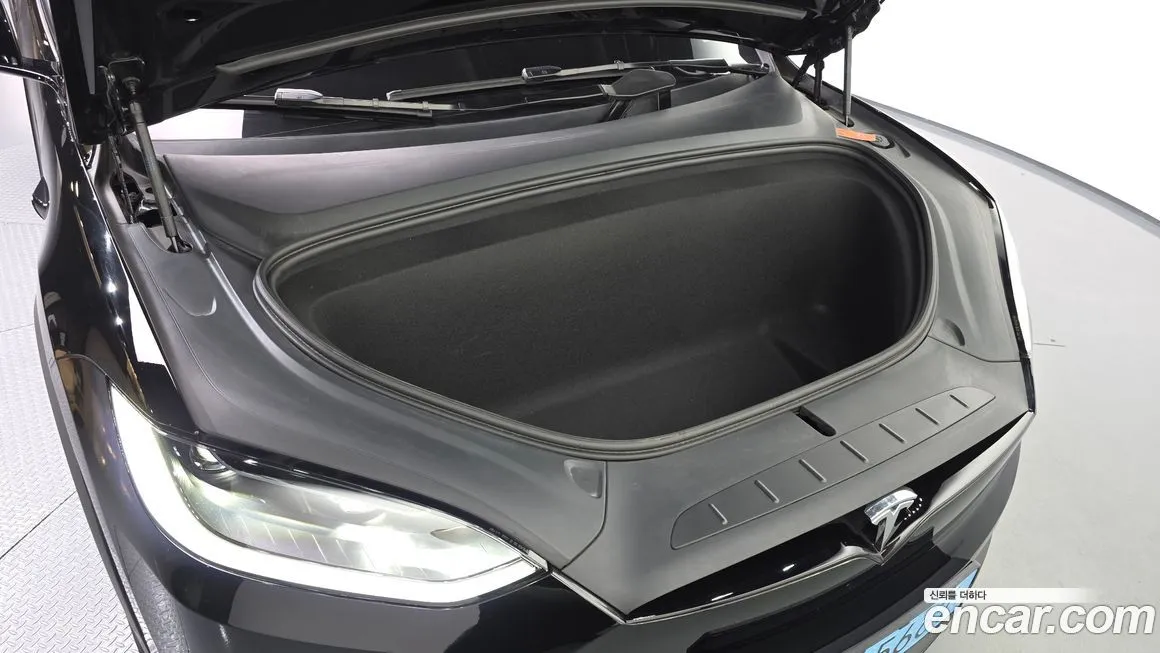 Tesla Model X 2024 из KR, фото 8