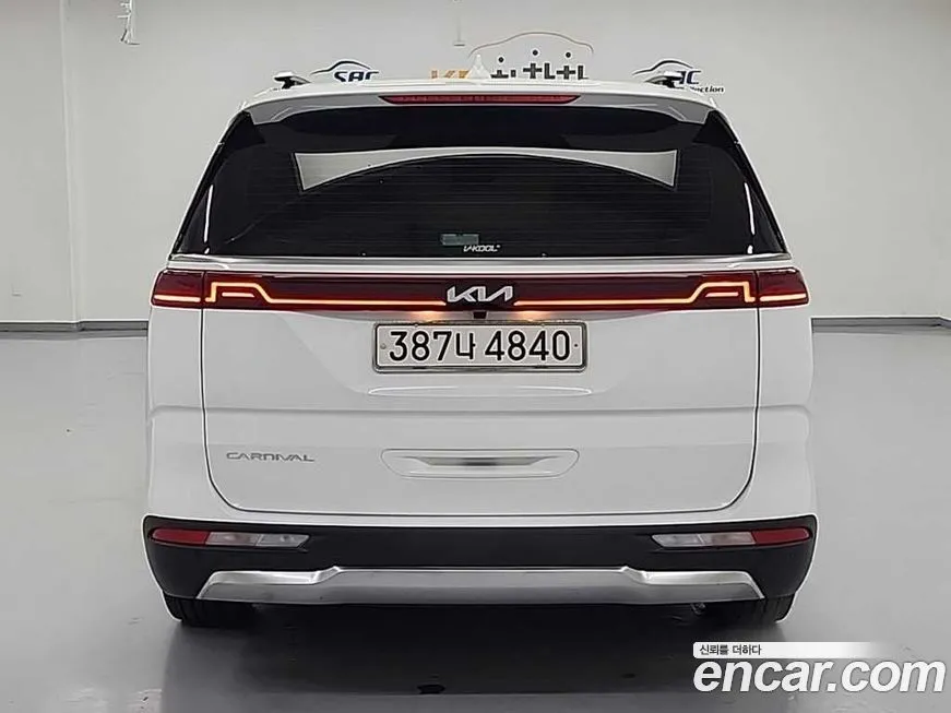 Kia Carnival — фото 4
