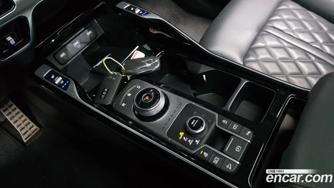 Kia Sorento — фото 7