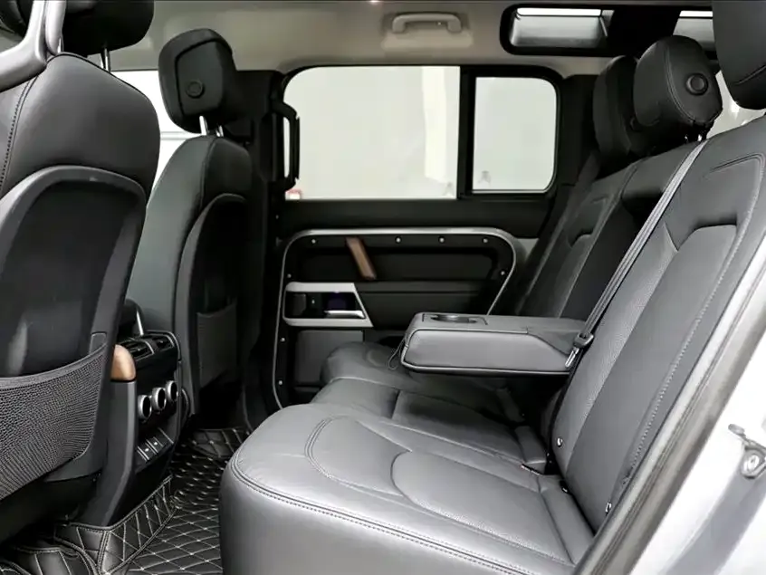 Land Rover Defender — фото 4