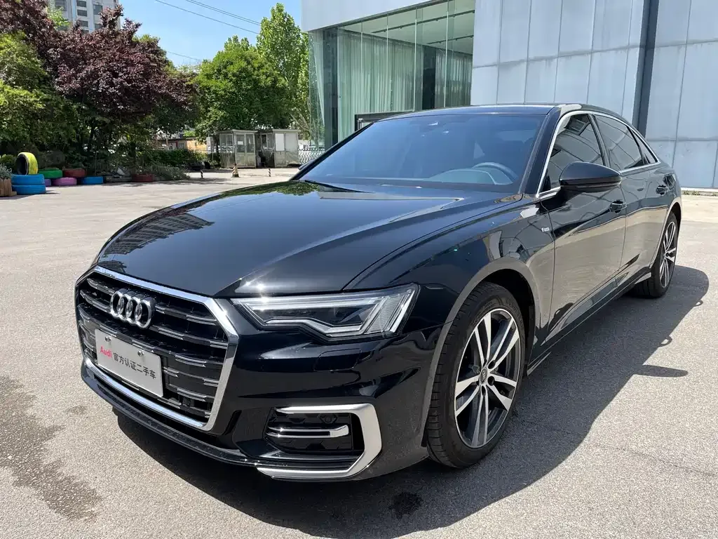 Audi A6L — фото 1
