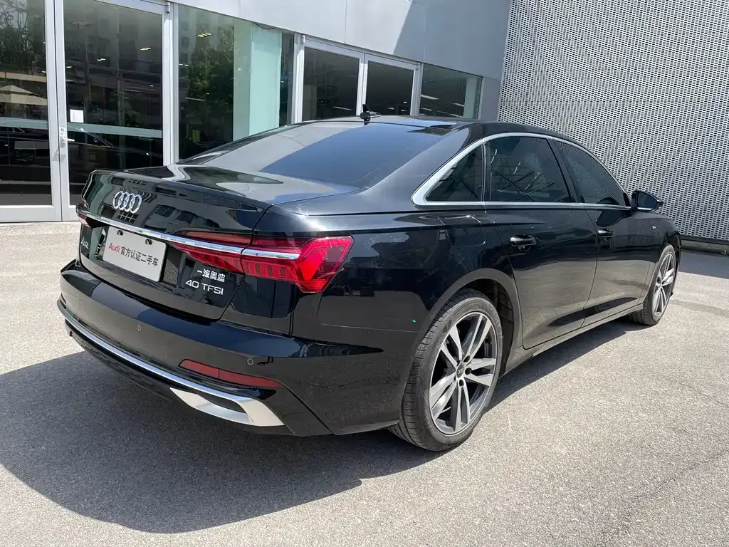 Audi A6L — фото 9