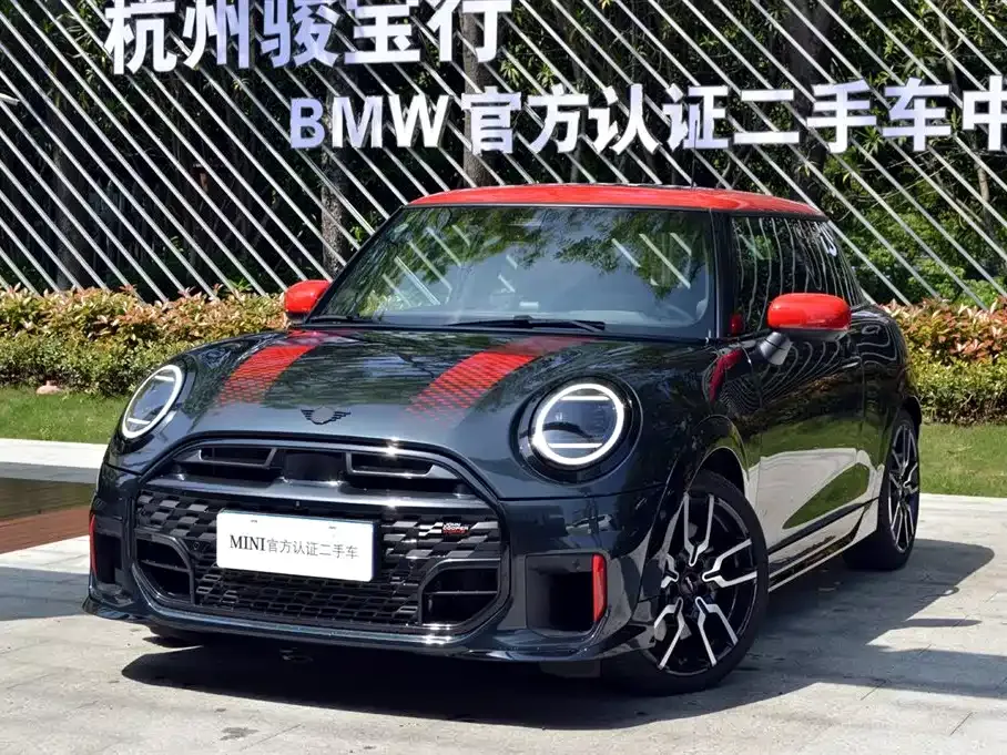 MINI JCW (John Cooper Works) — фото 1
