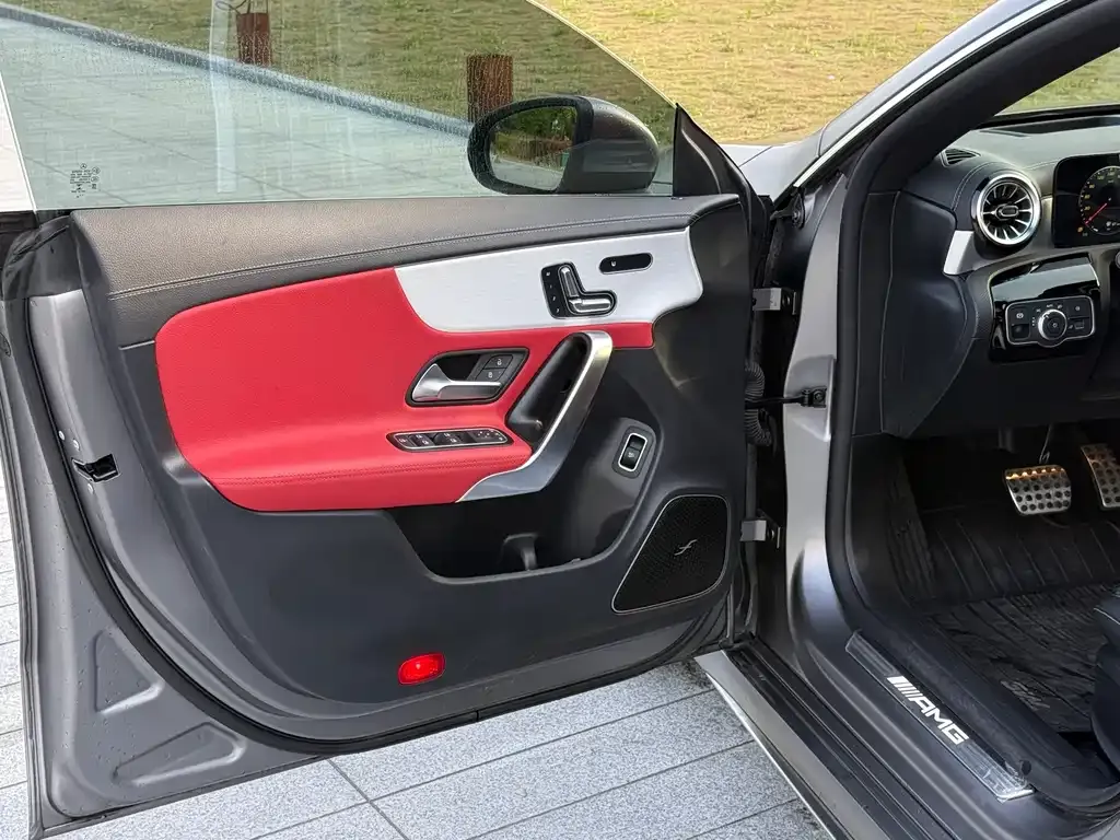 Mercedes-Benz CLA AMG — фото 9