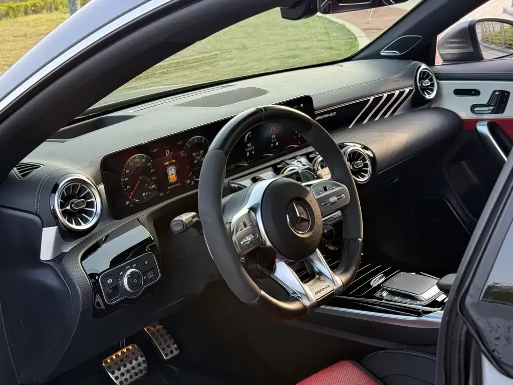 Mercedes-Benz CLA AMG — фото 6
