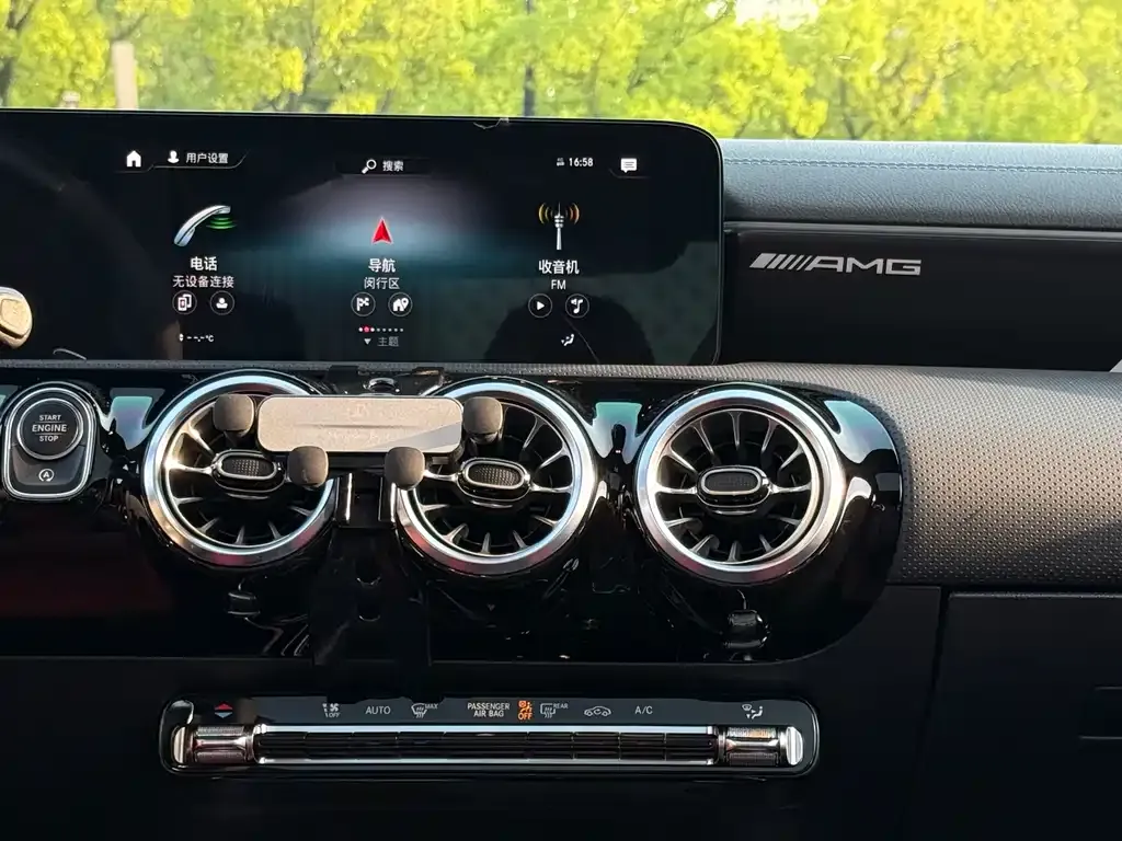 Mercedes-Benz CLA AMG — фото 3
