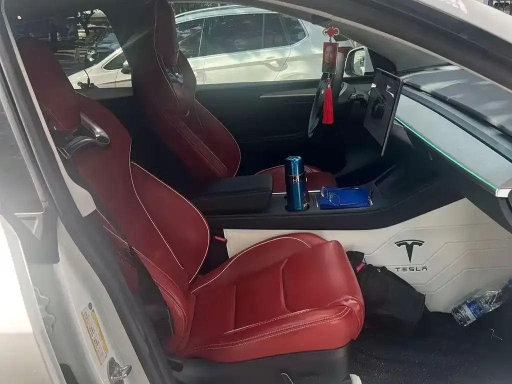 Tesla Model Y — фото 4
