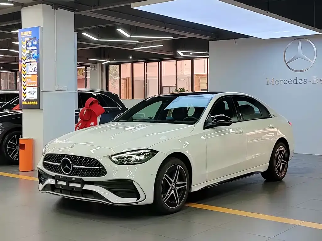 Mercedes-Benz C-Class — фото 1