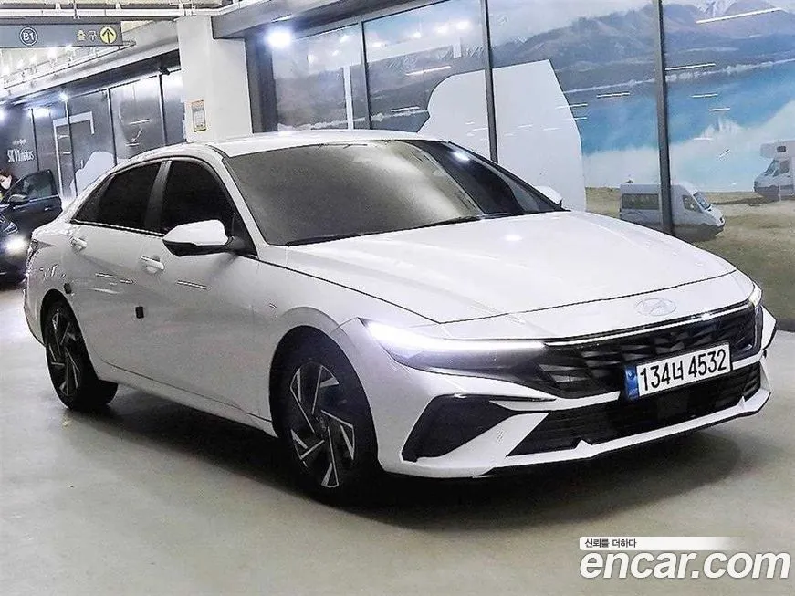 Hyundai AVANTE — фото 1