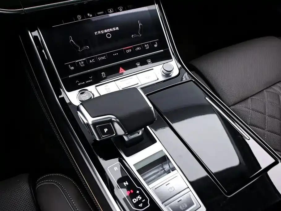 Audi A8 — фото 9