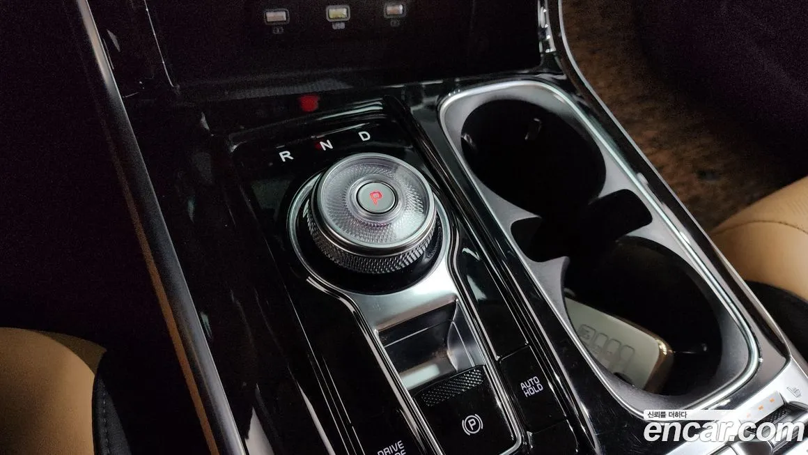 Kia Carnival — фото 10