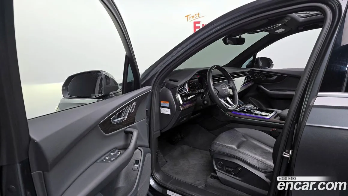 Audi Q7 2021 из KR, фото 6