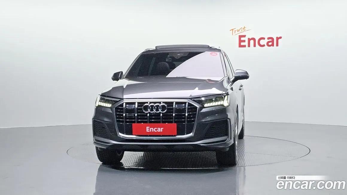 Audi Q7 2021 из KR, фото 2